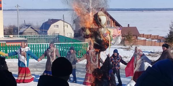Красновидово прошёл народный праздник «Прощай, прощай Масленица!»